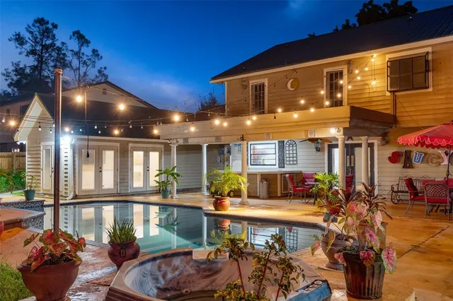 $575,000 | 16502 East Course Drive, Tampa, FL 33624