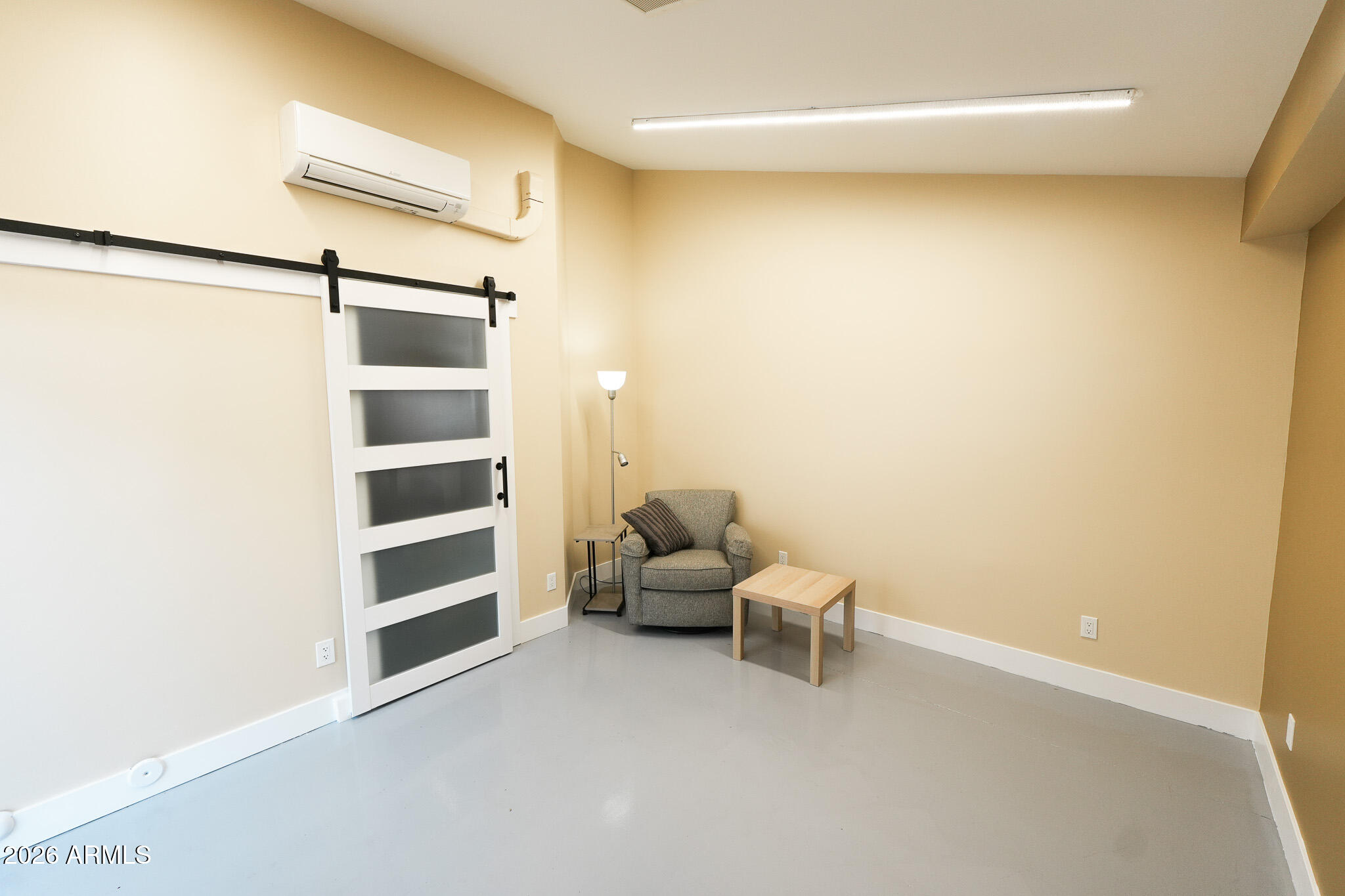 17200 West Bell Road, Unit 554 Surprise, AZ 85374 - Photo 9 of 21 a view of a room with table and chair