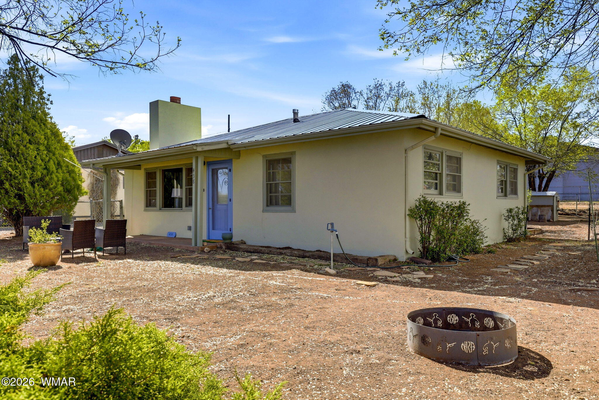 438 East Yaqui Street Springerville, AZ 85938 - Photo 3 of 31 a view of a house with a yard