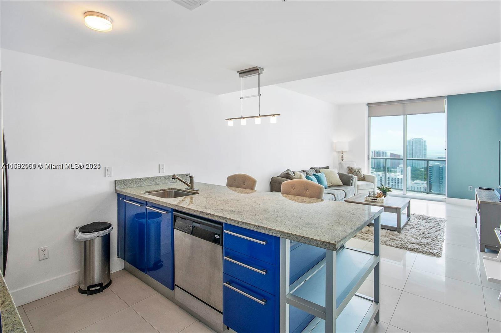 185 Southwest 7th St Unit 3714