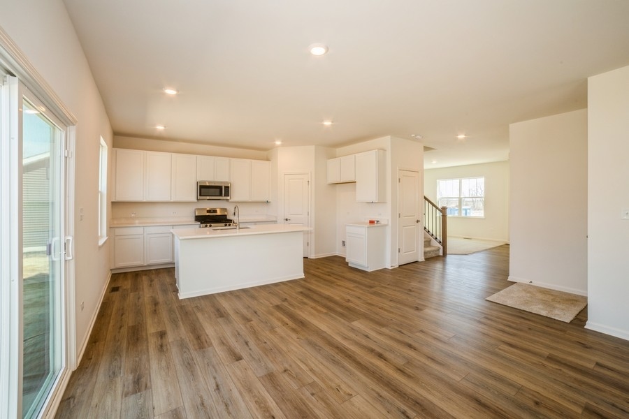 901 Nottingham Road Sycamore, IL 60178 - Photo 6 of 20 Gallery Image 6