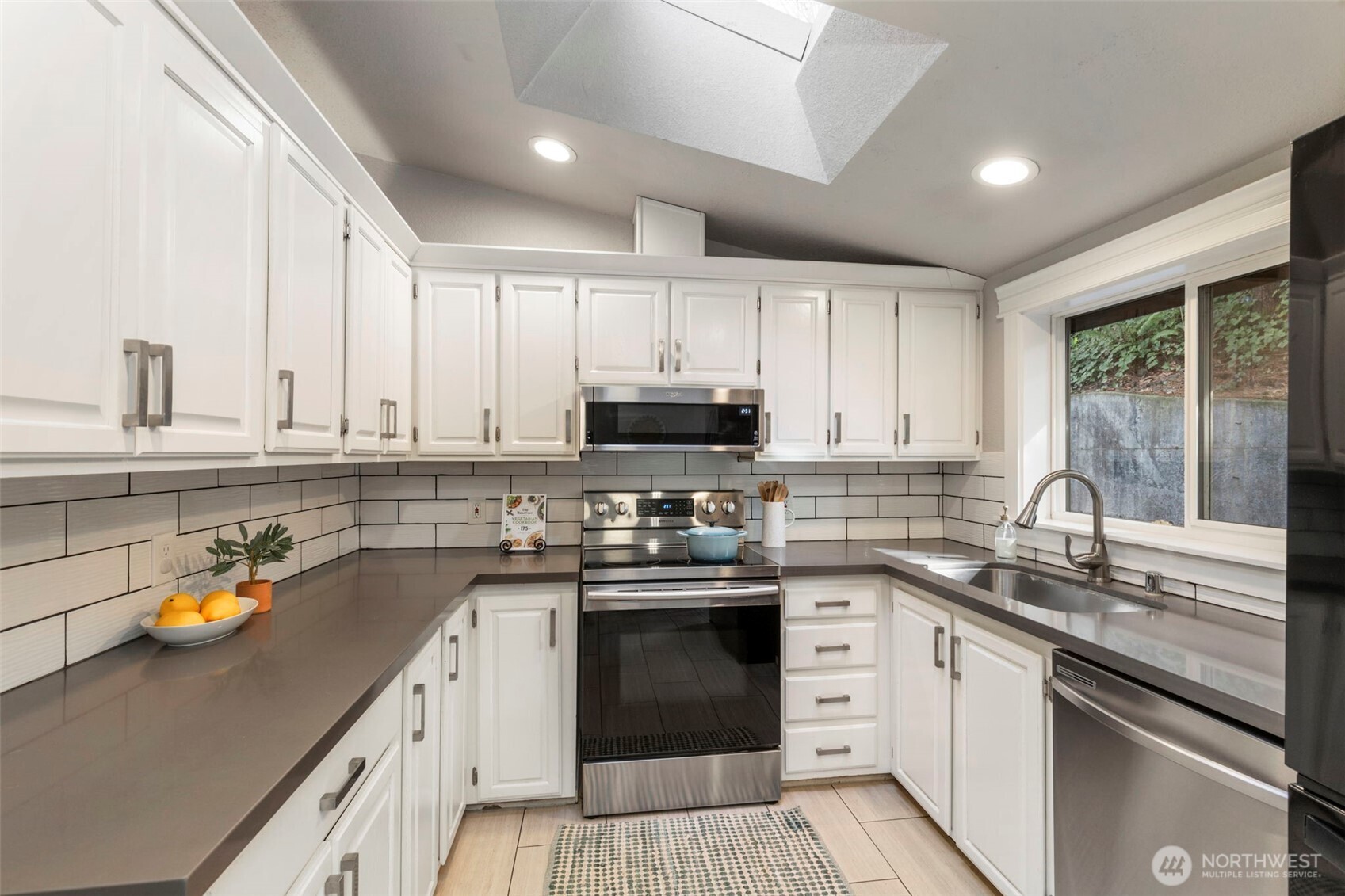 13967 South Keyport Road Northeast Poulsbo, WA 98370 - Photo 8 of 21 Gallery Image 8