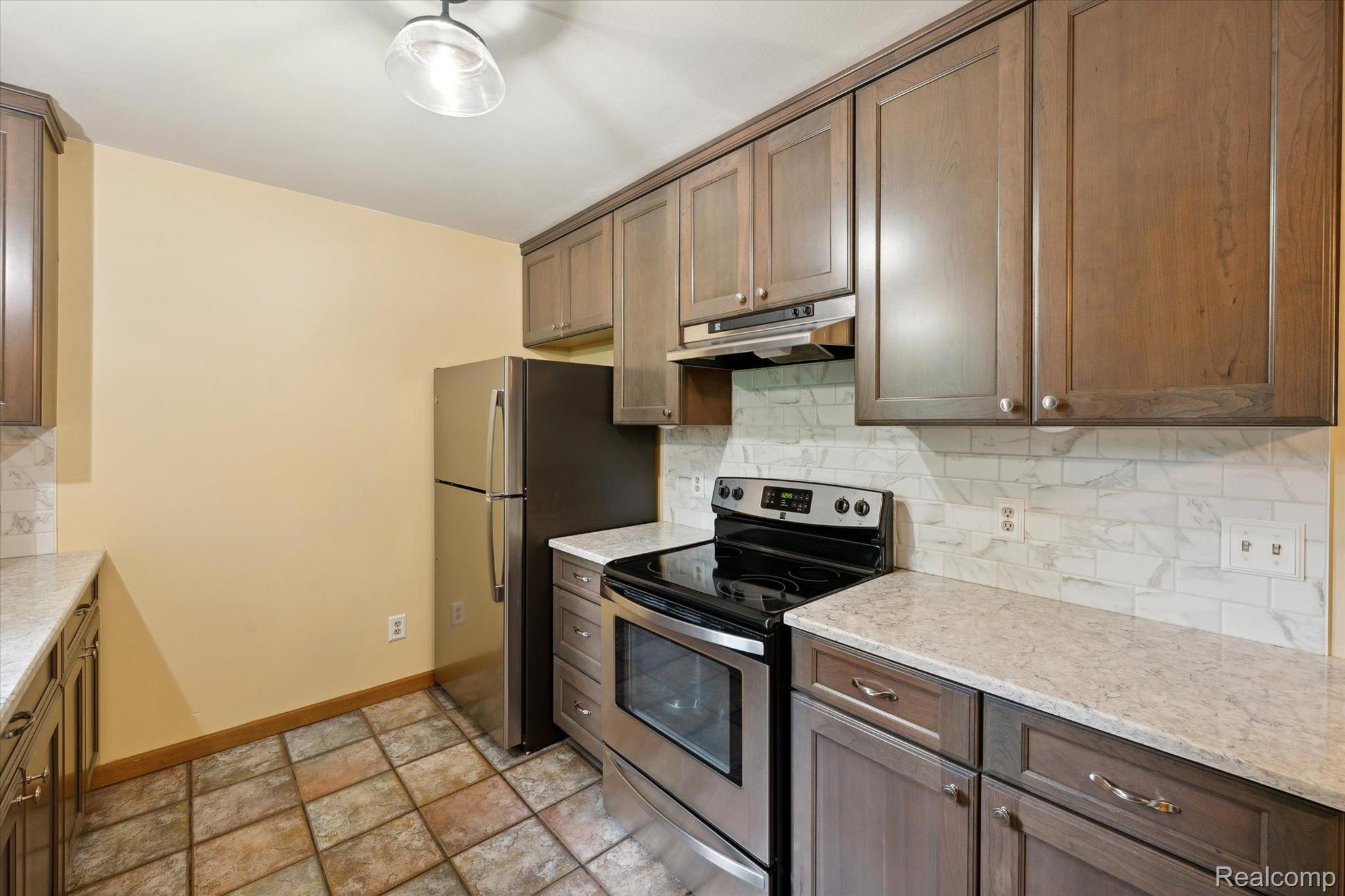 6424 Sharpe Road Fowlerville, MI 48836 - Photo 9 of 34 Gallery Image 9
