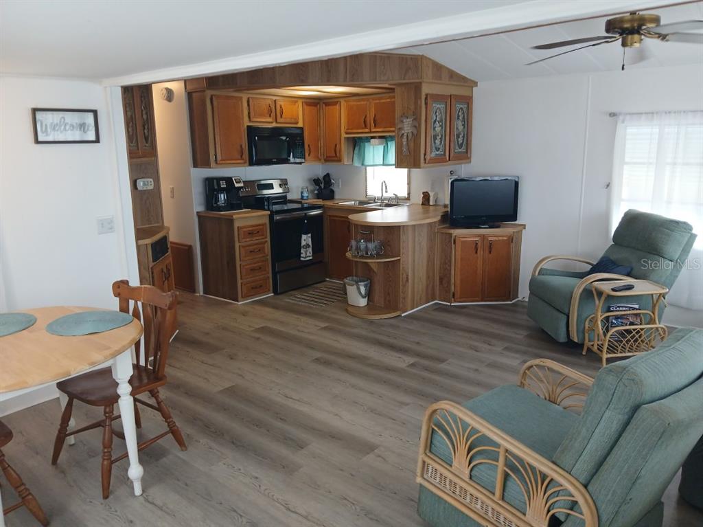 94 Eagle Point South Osteen, FL 32764 - Photo 5 of 8