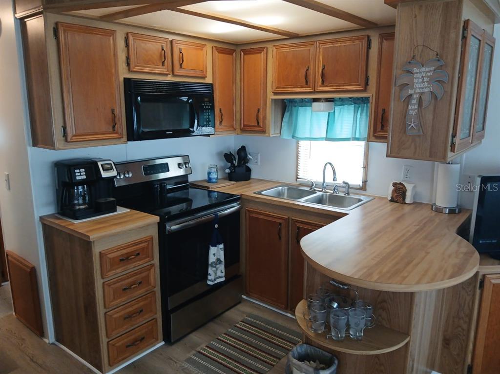 94 Eagle Point South Osteen, FL 32764 - Photo 6 of 8