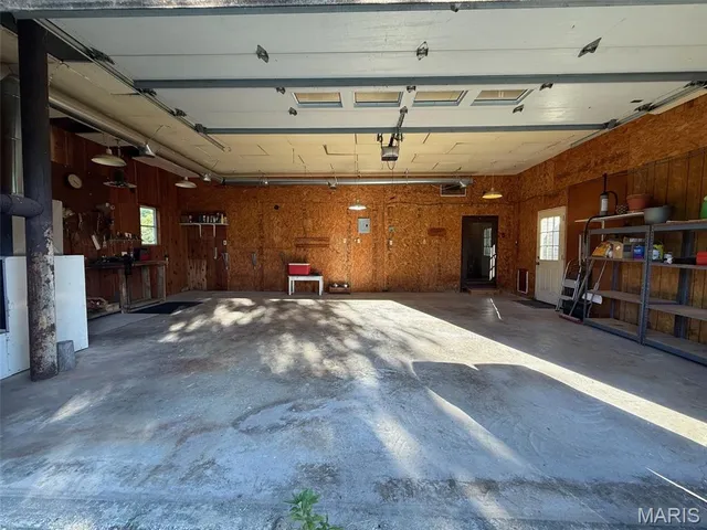 $309,000 | 2359 North 1675th Street, Brownstown, IL 62418