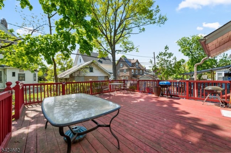 42 Scheerer Avenue Newark, NJ 07112 - Photo 30 of 34