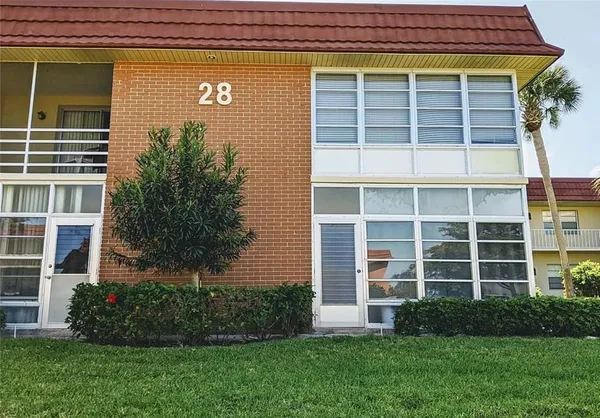 $1,400 | 28 Pine Arbor Lane, Unit 103, Vero Beach, FL 32962