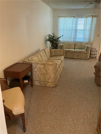 $1,200 | 28 Pine Arbor Lane, Unit 103, Vero Beach, FL 32962