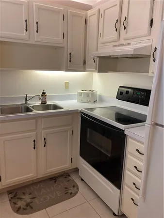 $1,400 | 28 Pine Arbor Lane, Unit 103, Vero Beach, FL 32962