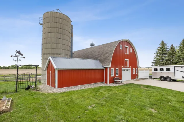 $775,000 | 20482 28th Avenue North, Hawley, MN 56549