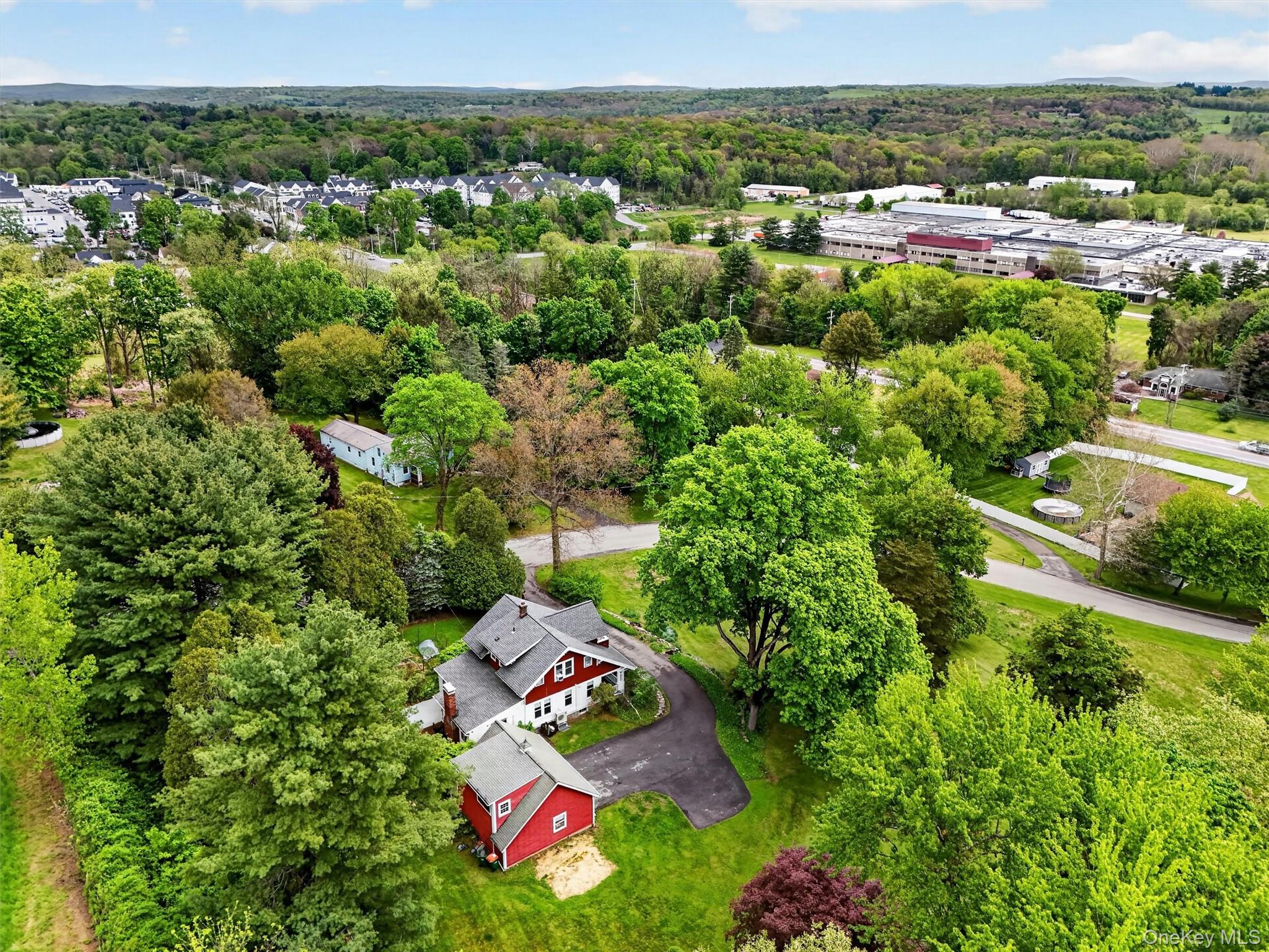 10 Edwin Road Poughkeepsie, NY 12603 - Photo 35 of 46 a view of a city
