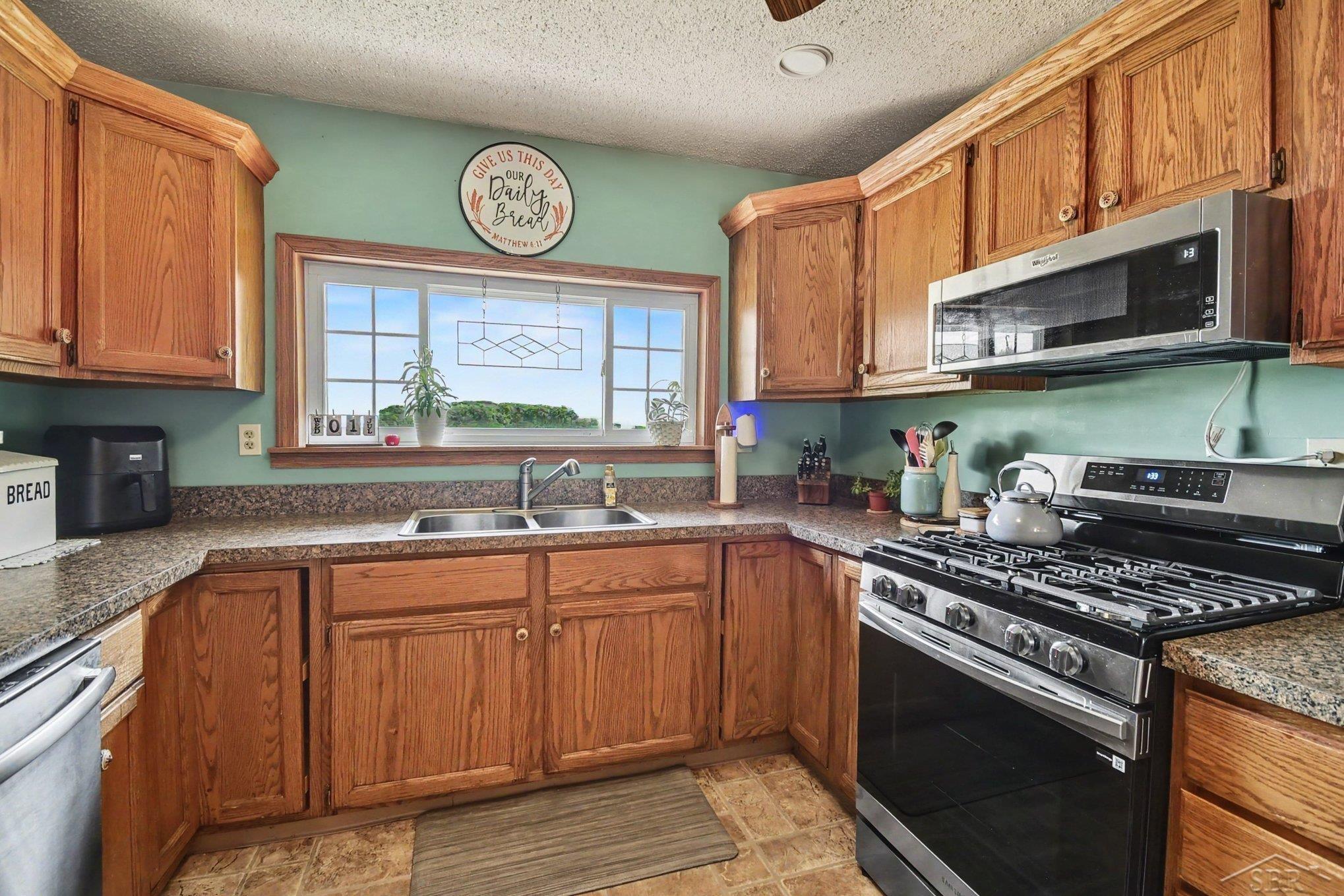 2577 North Brennan Road Hemlock, MI 48626 - Photo 10 of 41