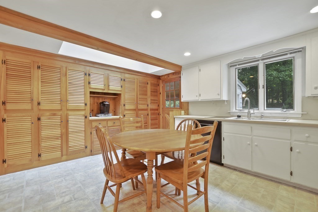 22 Sanderson Road Waltham, MA 02451 - Photo 14 of 39