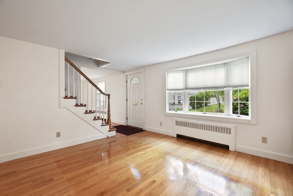 22 Sanderson Road Waltham, MA 02451 - Photo 2 of 39