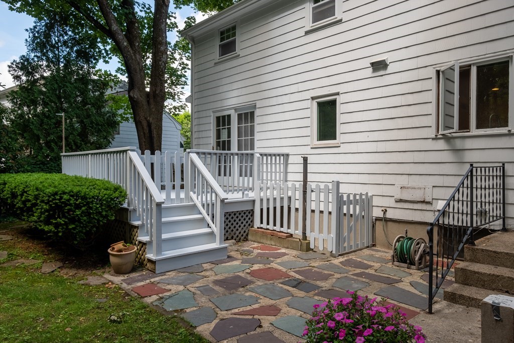 22 Sanderson Road Waltham, MA 02451 - Photo 31 of 39