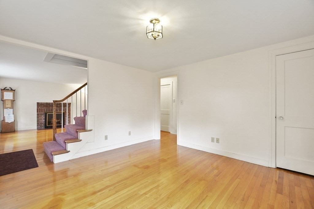 22 Sanderson Road Waltham, MA 02451 - Photo 8 of 39