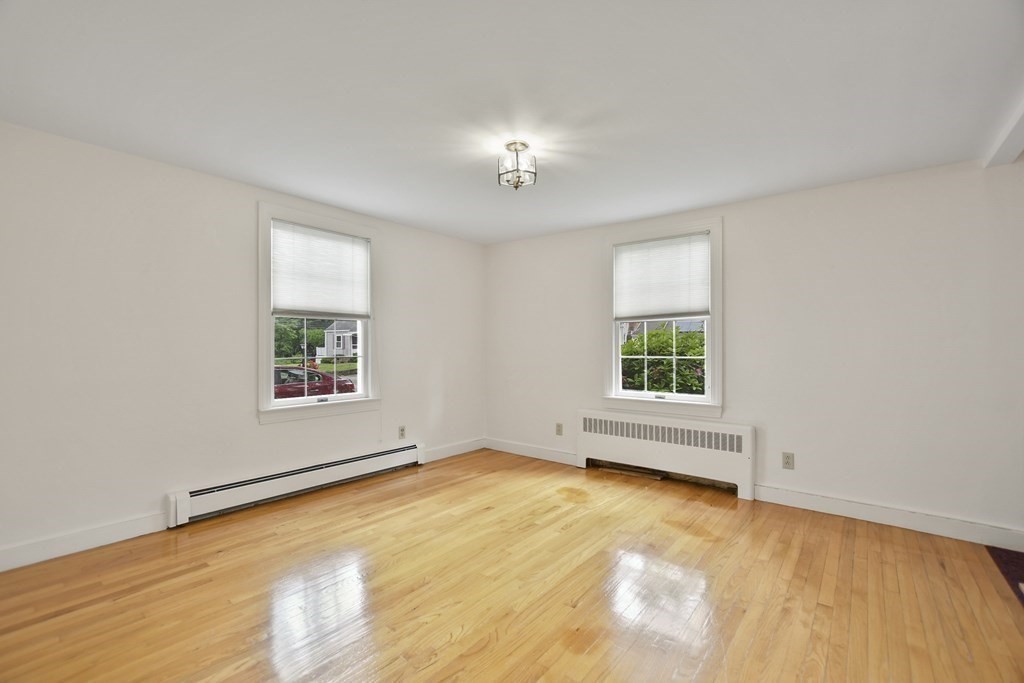 22 Sanderson Road Waltham, MA 02451 - Photo 9 of 39