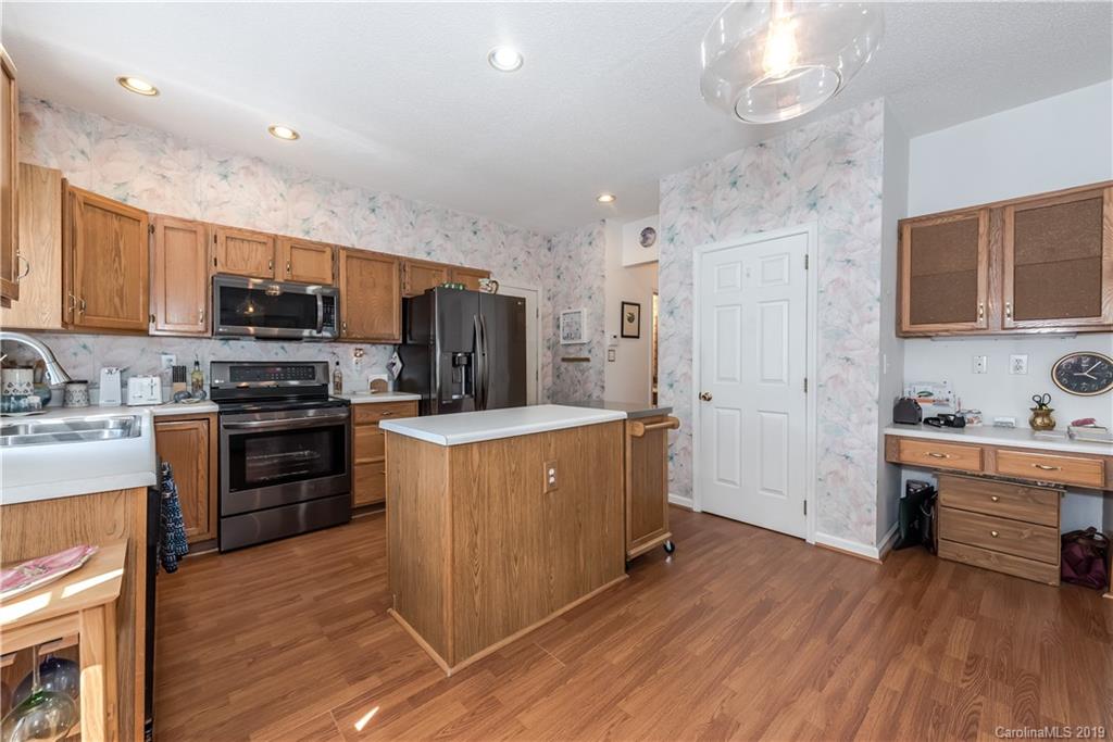 2724 Yarrow Road Charlotte, NC 28213 - Photo 10 of 19