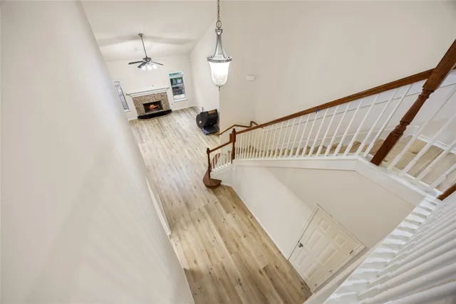 a view of entryway and hall