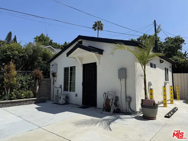 $1,850 | 626 1/2 Silver Lake Boulevard, Los Angeles, CA 90026