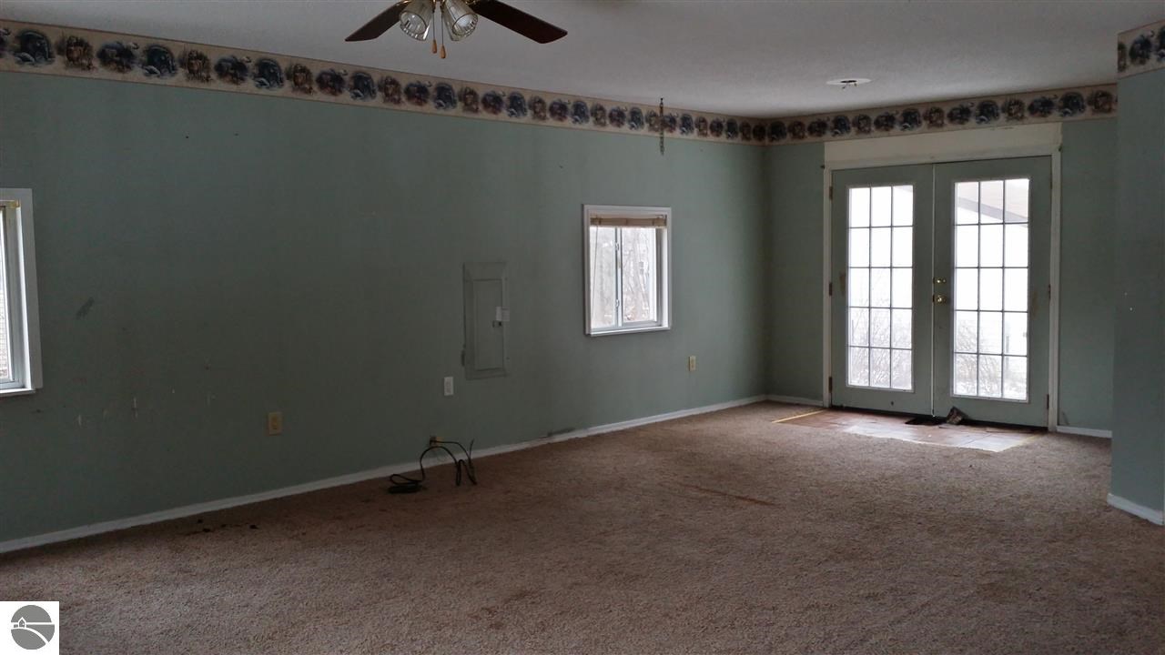2134 South Coleman Road Shepherd, MI 48883 - Photo 4 of 30 1794044-3.JPG