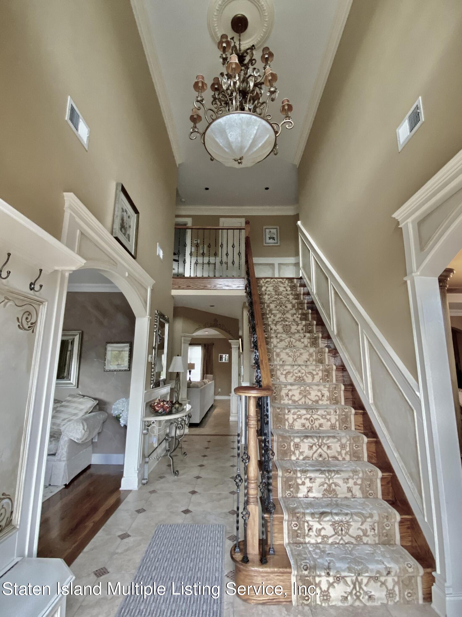 1065 Edgegrove Avenue Staten Island, NY 10309 - Photo 2 of 36 IMG_2070