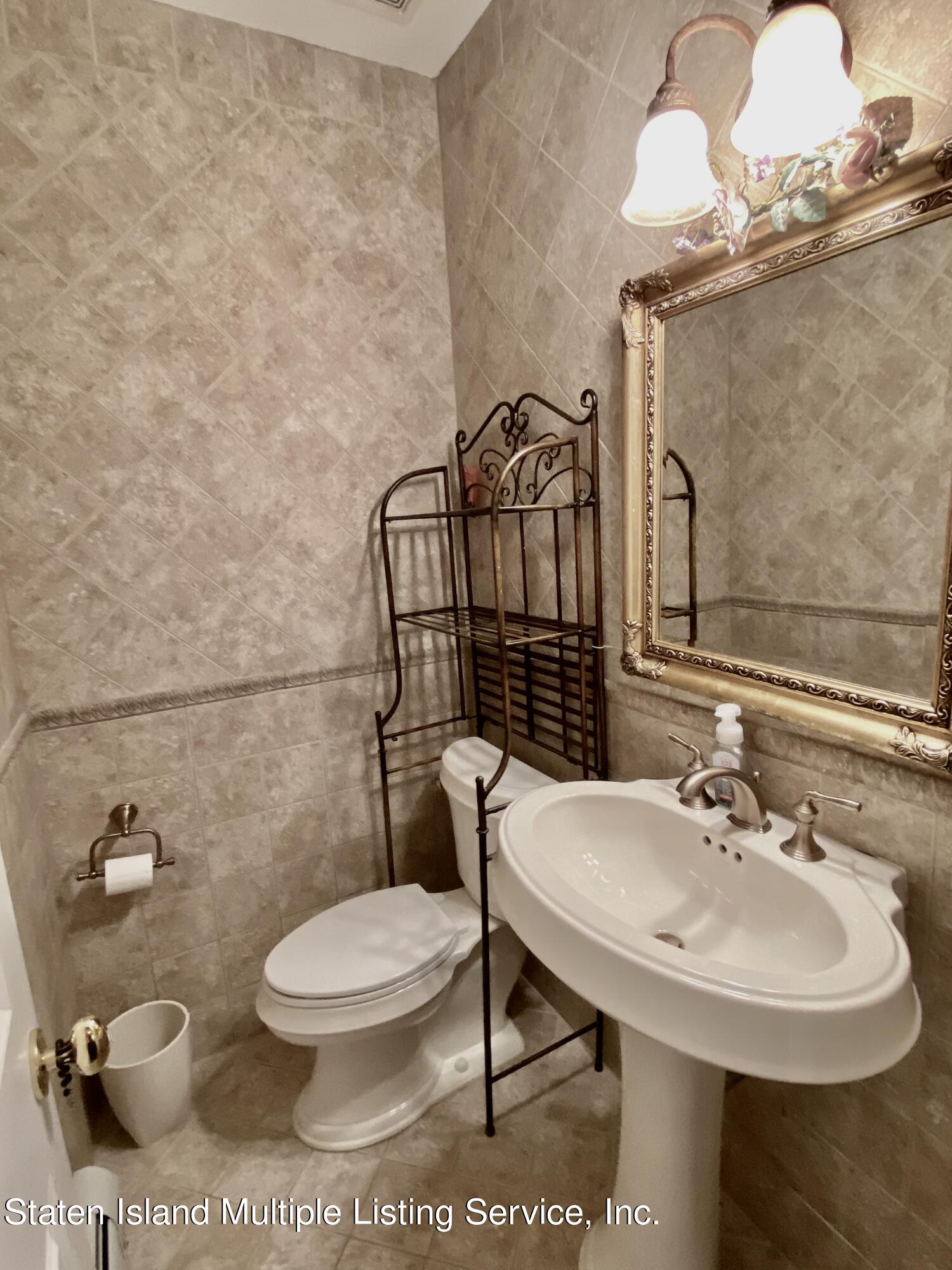 1065 Edgegrove Avenue Staten Island, NY 10309 - Photo 25 of 36 IMG_2137