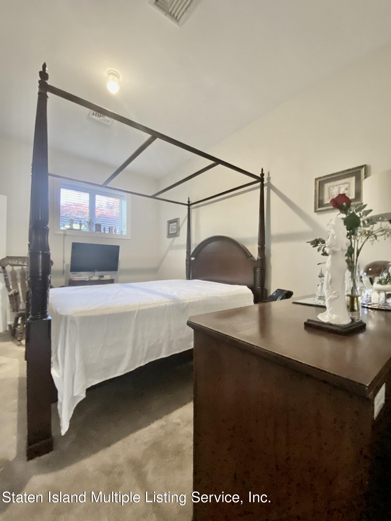 1065 Edgegrove Avenue Staten Island, NY 10309 - Photo 30 of 36 IMG_9257