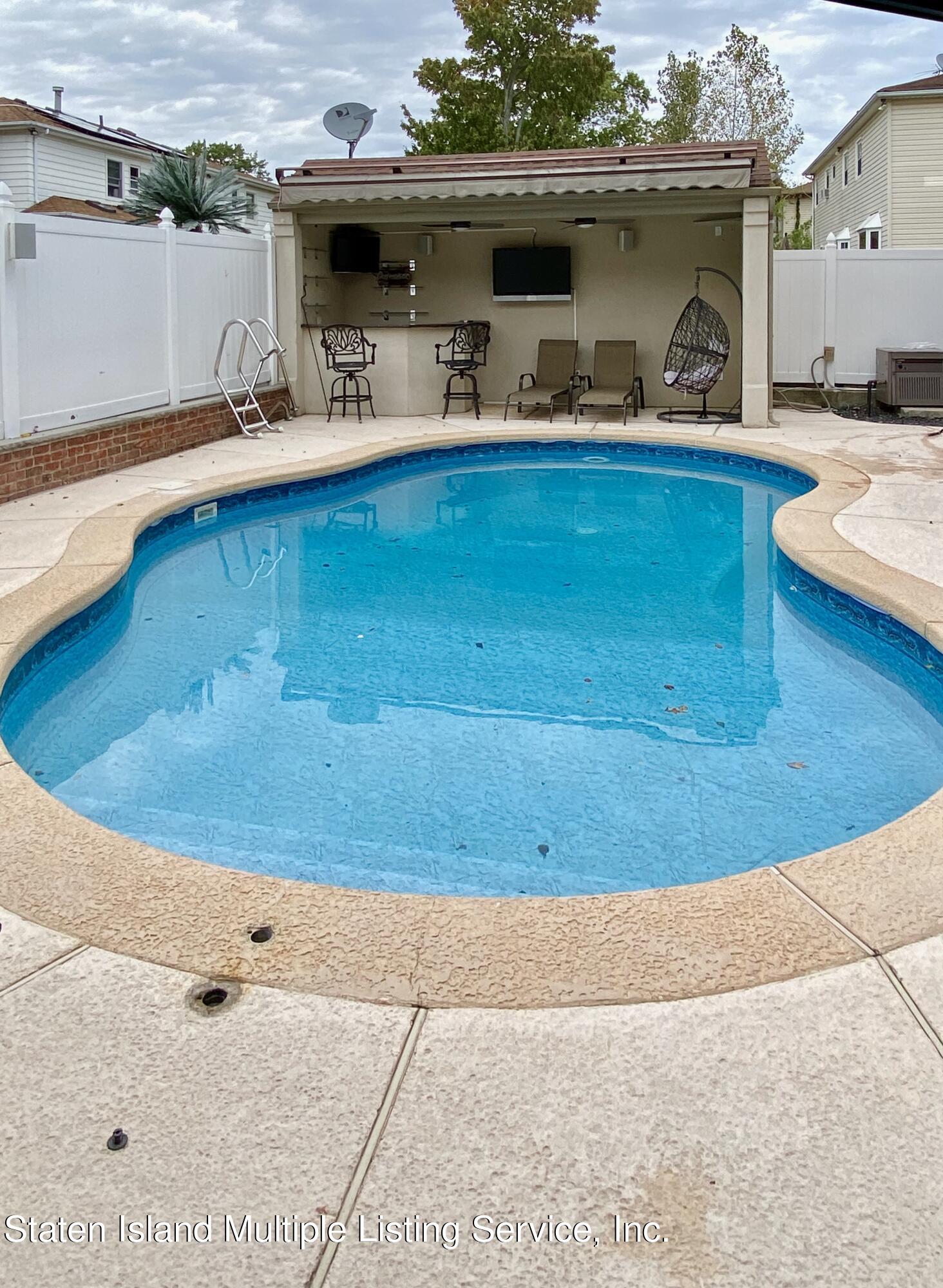 1065 Edgegrove Avenue Staten Island, NY 10309 - Photo 33 of 36 IMG_2047 2