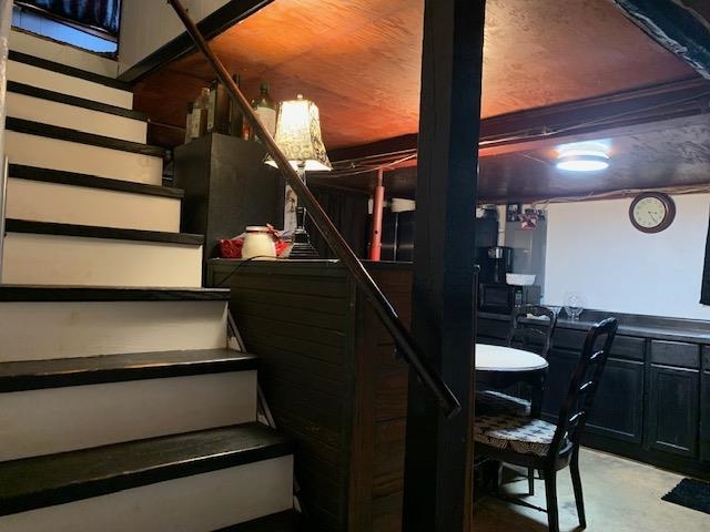 1977 # 11 N 3103 Roads Ottawa, IL 61350 - Photo 7 of 12 a view of entryway