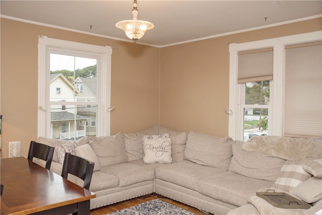567 South Main Street Woonsocket, RI 02895 - Photo 26 of 31 2ND FLR LR