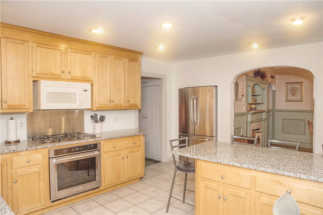 567 South Main Street Woonsocket, RI 02895 - Photo 8 of 31 1ST FLOR KITCHEN