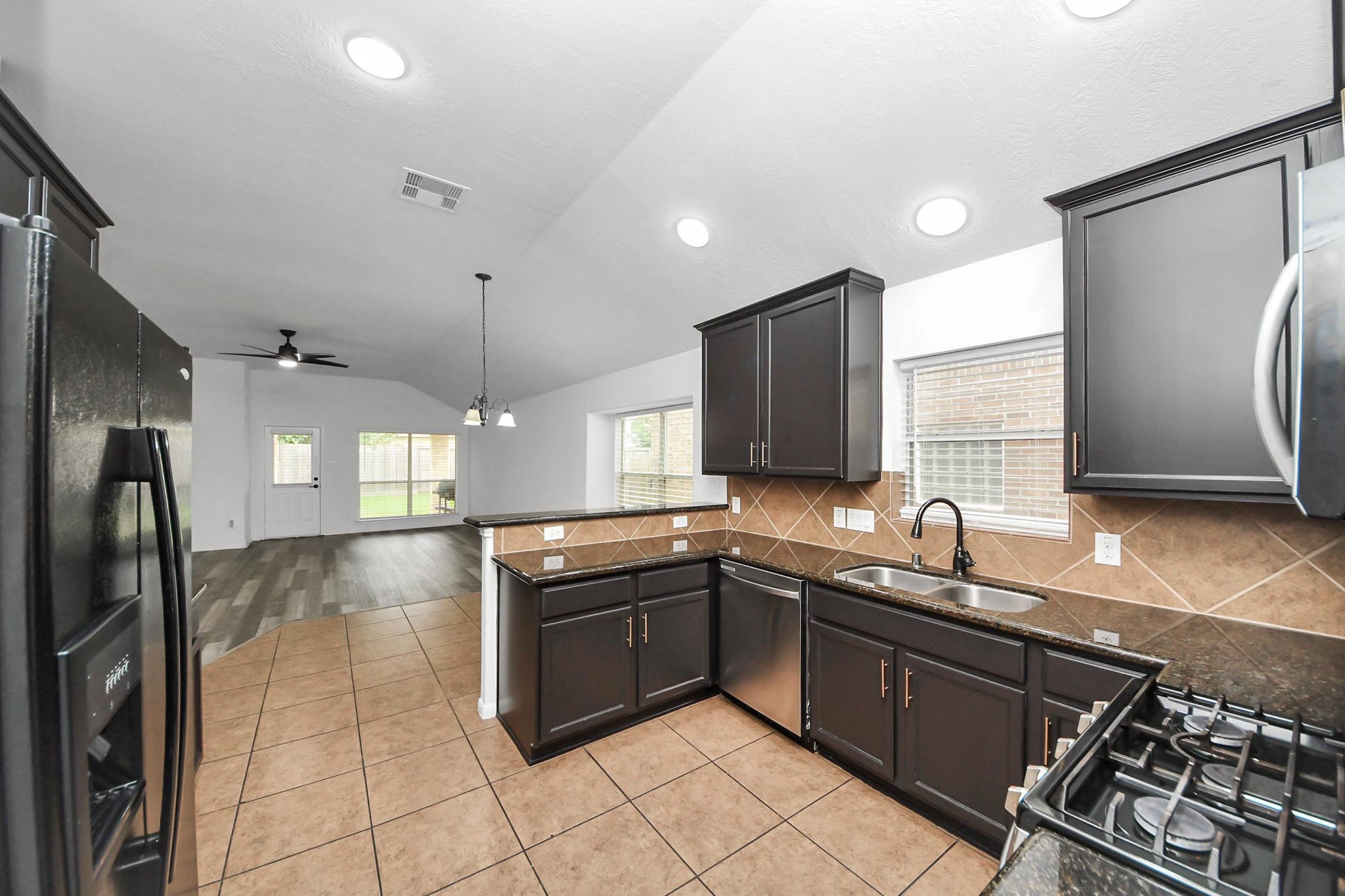 16518 Dover Mills Drive Spring, TX 77379 - Photo 9 of 31