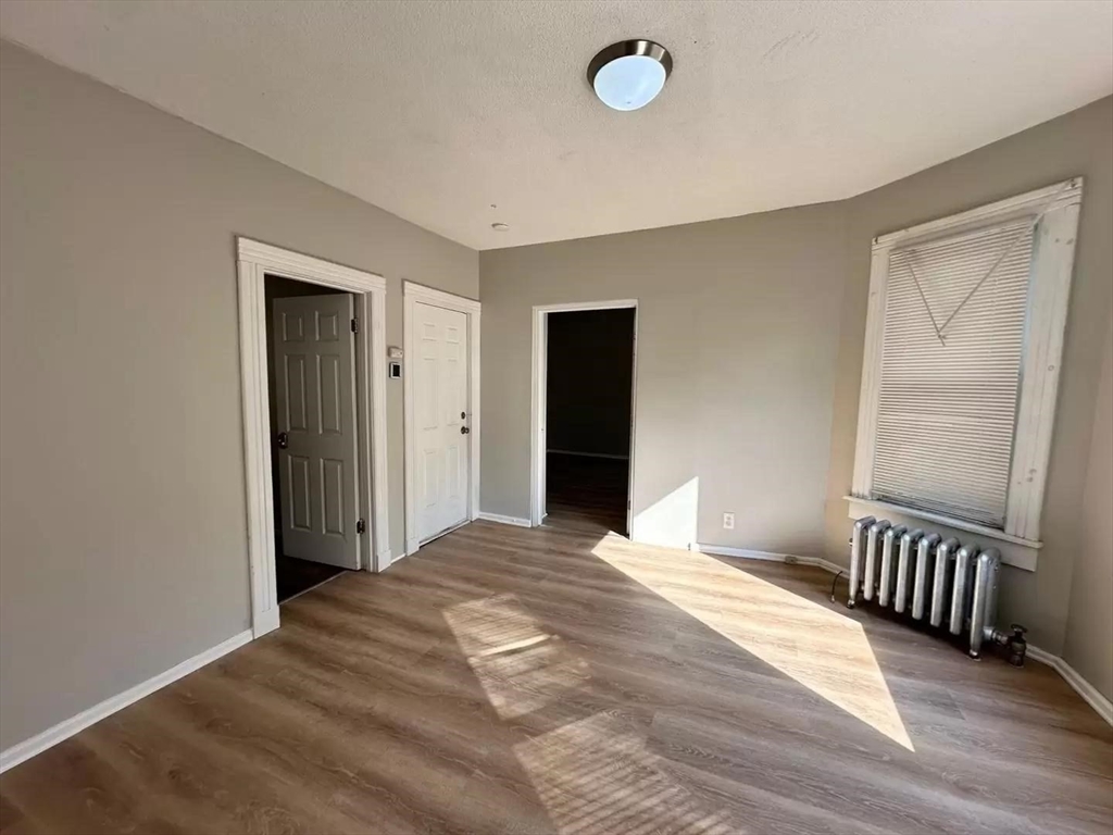 48 Acushnet Avenue Springfield, MA 01105 - Photo 13 of 22