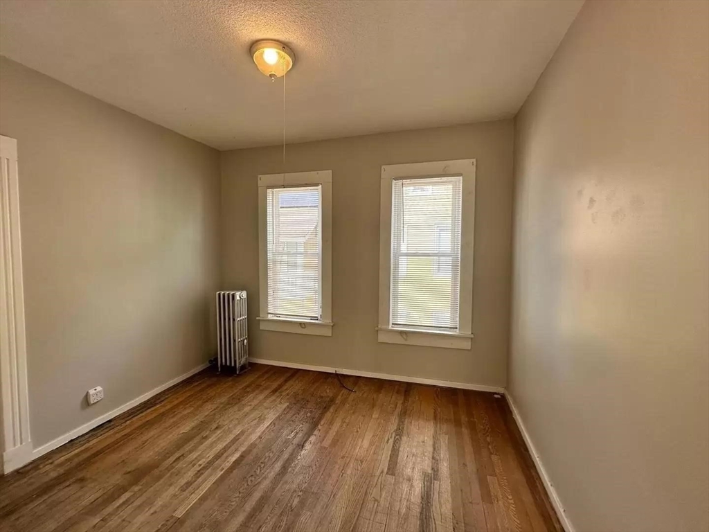 48 Acushnet Avenue Springfield, MA 01105 - Photo 15 of 22