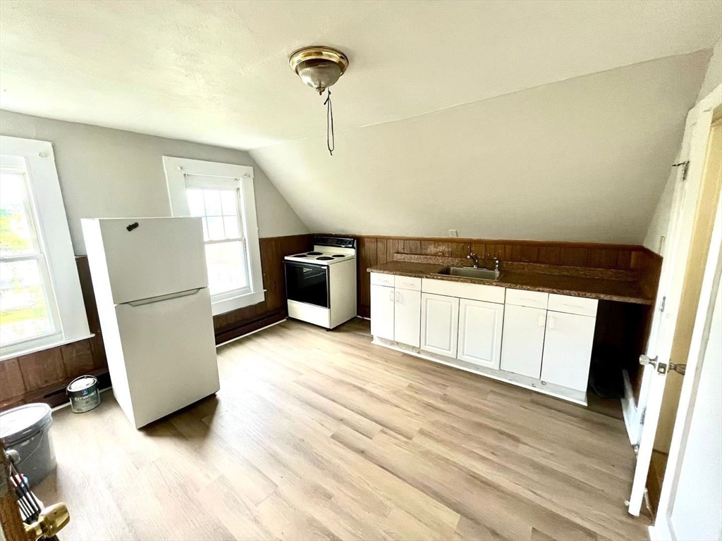 48 Acushnet Avenue Springfield, MA 01105 - Photo 18 of 22