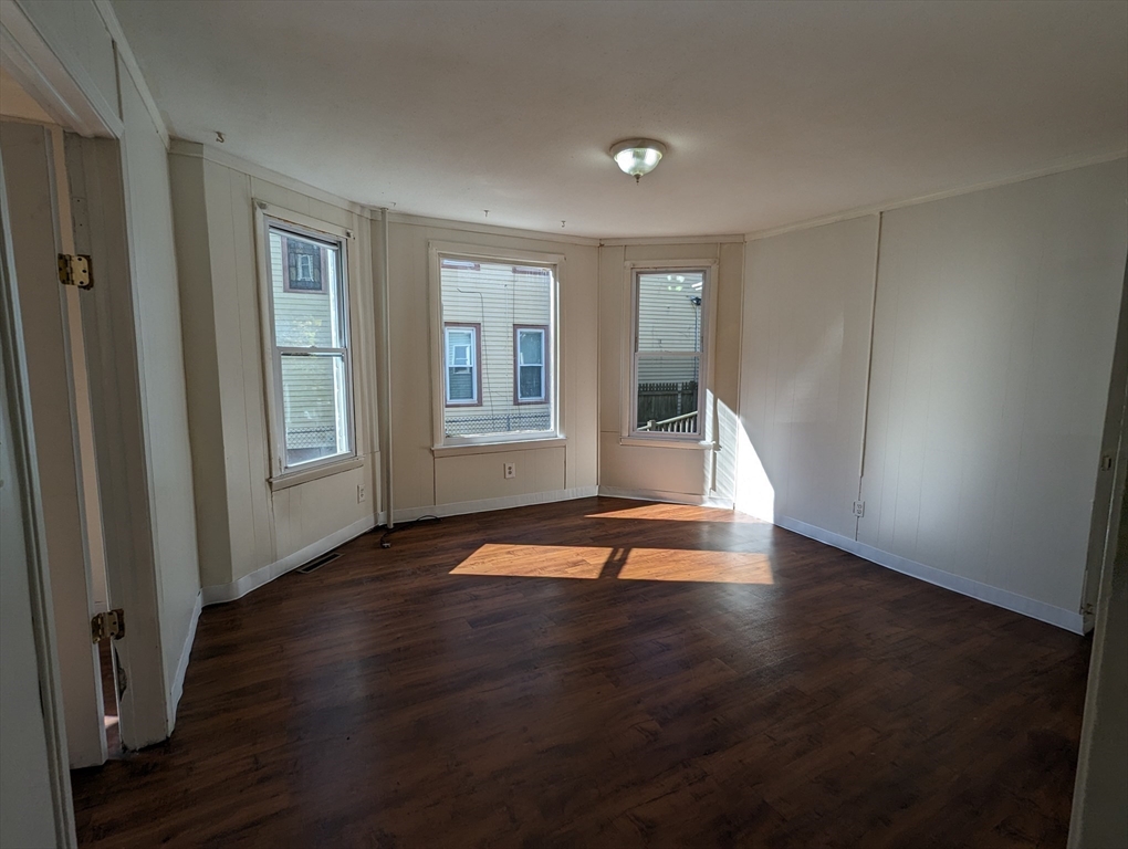 48 Acushnet Avenue Springfield, MA 01105 - Photo 2 of 22