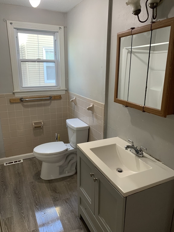 48 Acushnet Avenue Springfield, MA 01105 - Photo 9 of 22