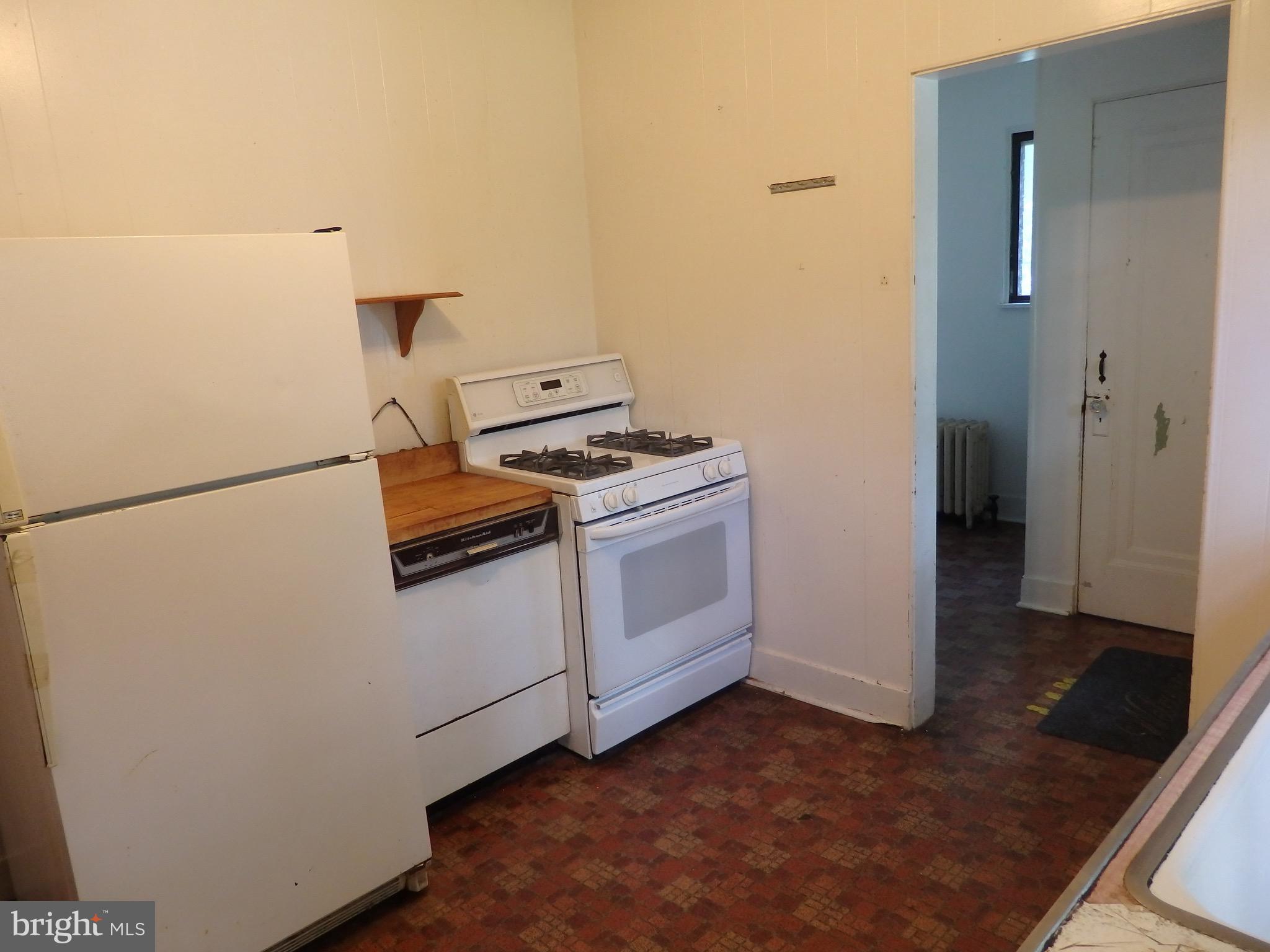 2918 Haverford Road Ardmore, PA 19003 - Photo 12 of 26 Kitchen with gas stove