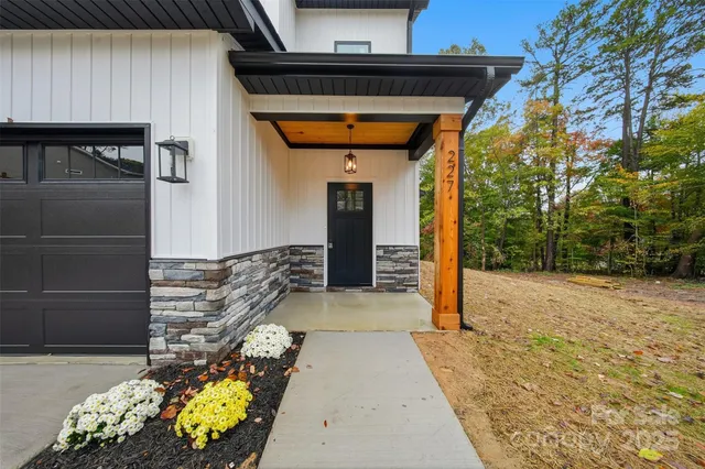 $399,900 | 227 Howard Street, Mount Holly, NC 28120