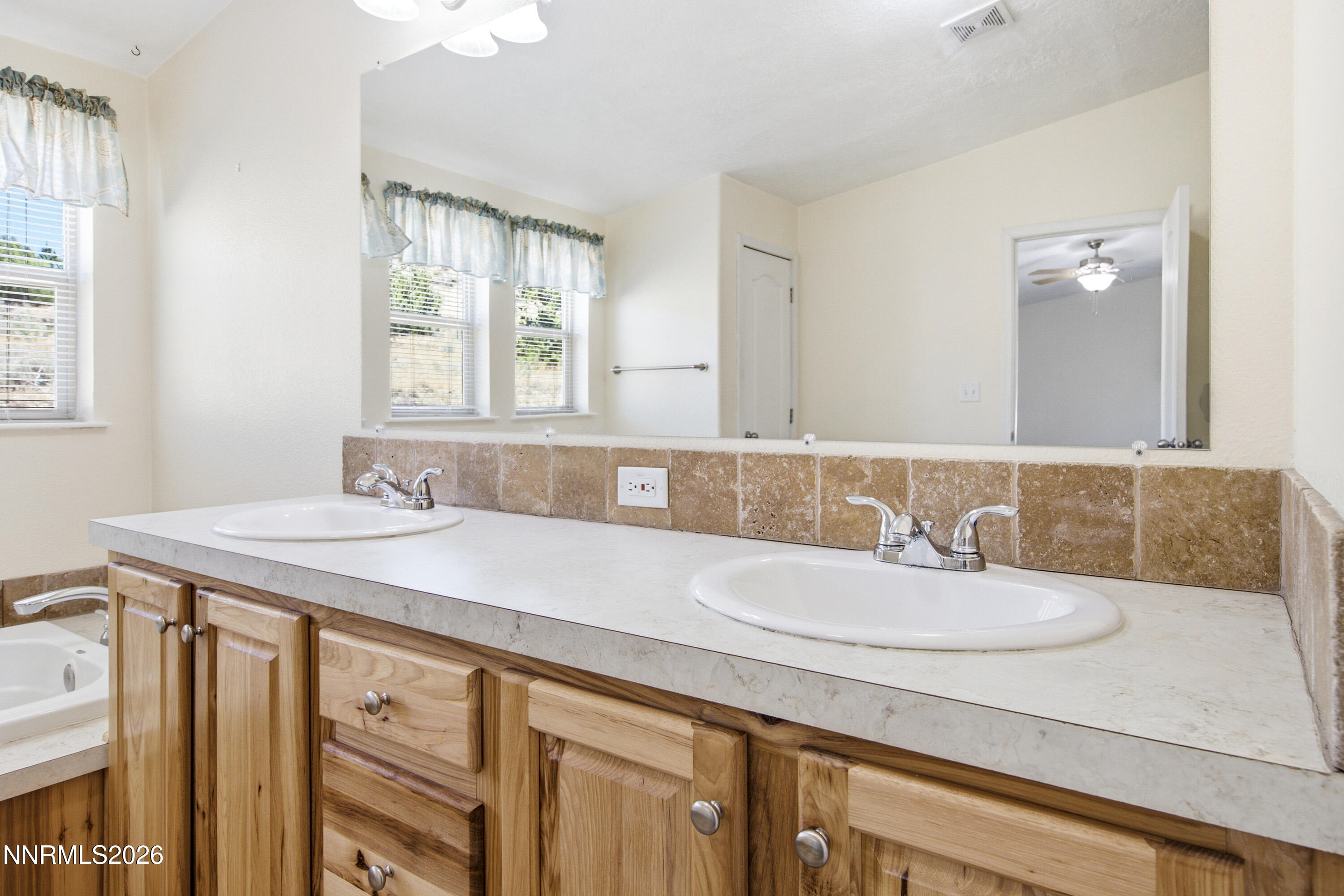 1260 Goldstone Road Reno, NV 89508 - Photo 32 of 87 Goldstone1260-074