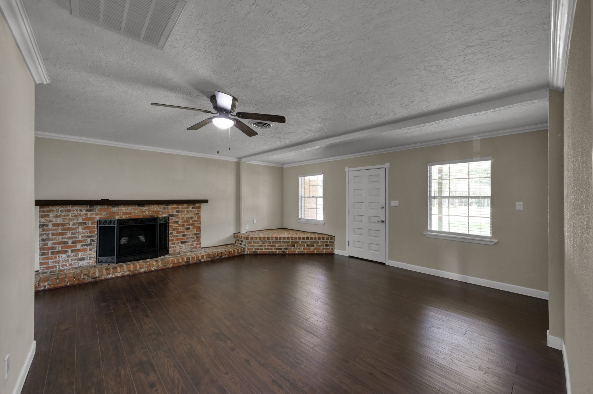 13544 Northshore Loop Conroe, TX 77304 - Photo 11 of 34