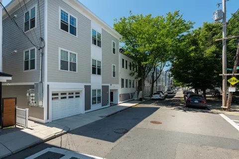 $1,099,000 | 199 West 8th Street, Unit 6, Boston, MA 02127