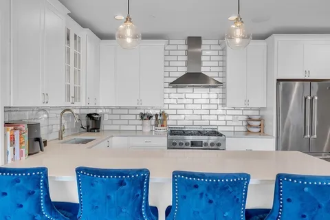 $1,099,000 | 199 West 8th Street, Unit 6, Boston, MA 02127