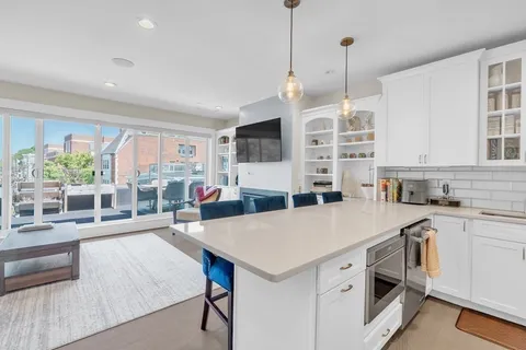 $1,099,000 | 199 West 8th Street, Unit 6, Boston, MA 02127
