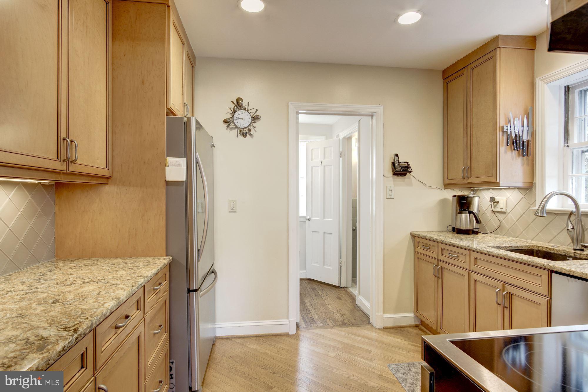 2833 29th Place Northwest Washington, DC 20008 - Photo 19 of 42 Glass Tile Back Splash & Solid Surface Counters