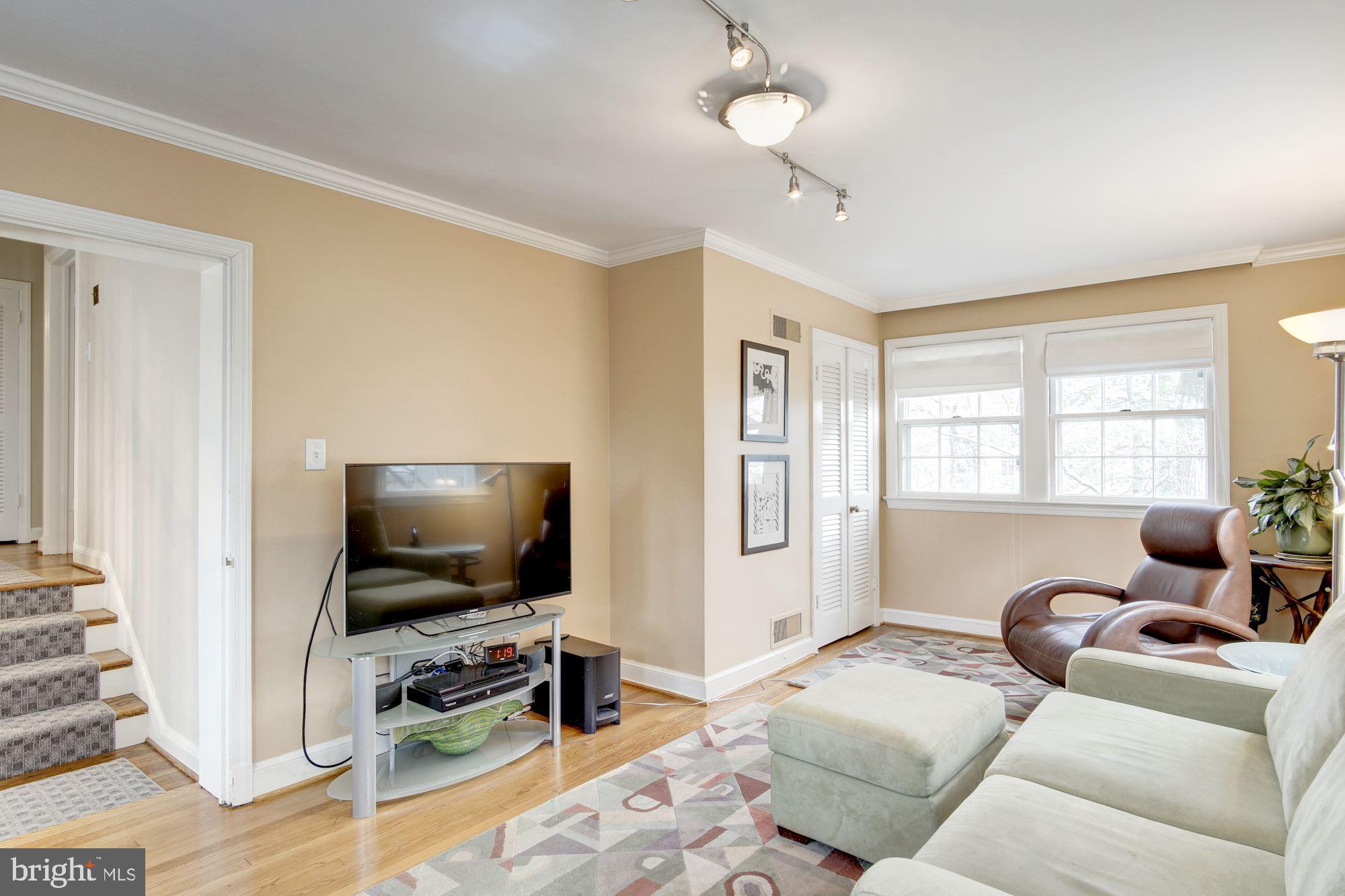 2833 29th Place Northwest Washington, DC 20008 - Photo 27 of 42 Extra Large Bedroom #3