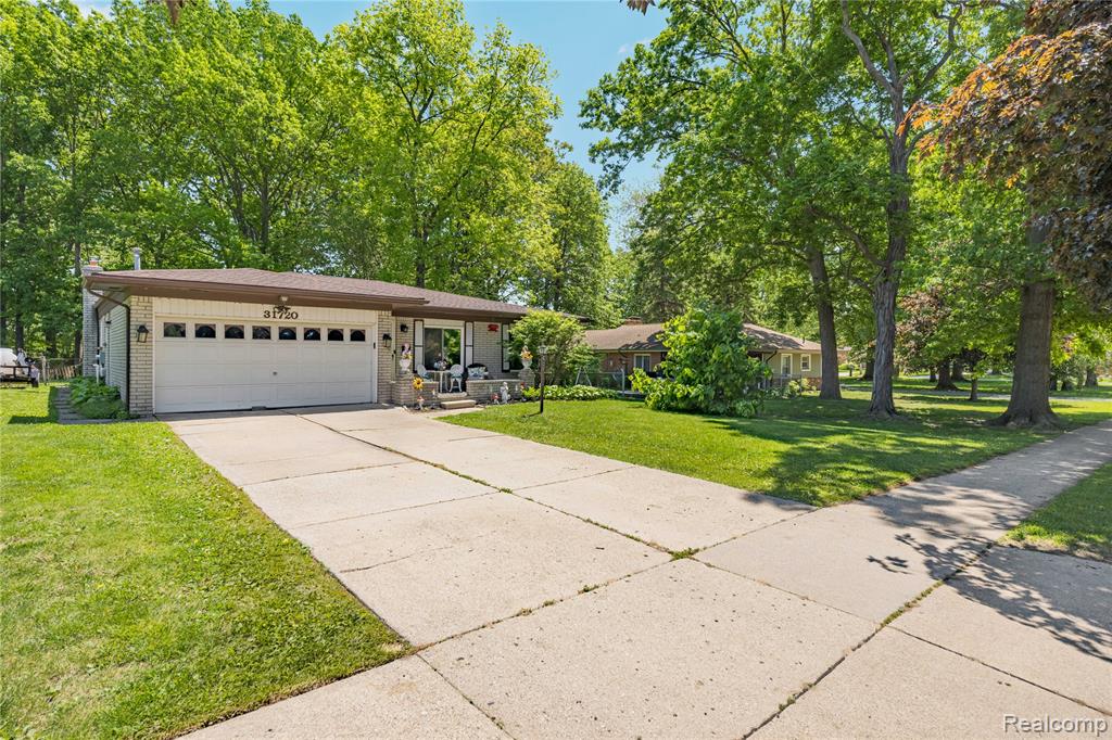 31720 Kelly Road Roseville, MI 48066 - Photo 36 of 42