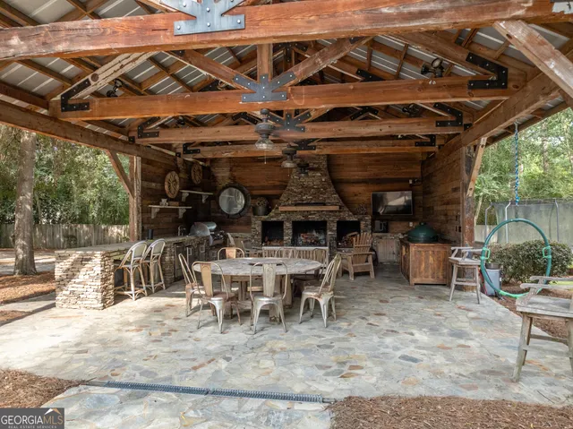 $1,375,000 | 6207 East Forest Lake Drive, Tifton, GA 31794